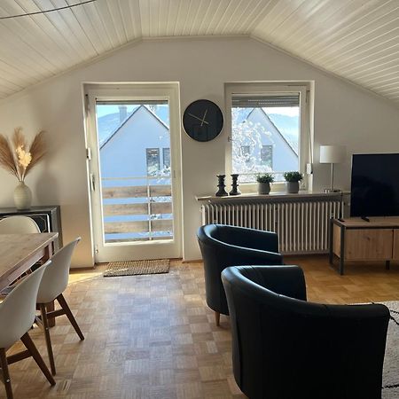 Helle, Ruhige Ferienwohnung Mit Balkon 바트톨즈 외부 사진